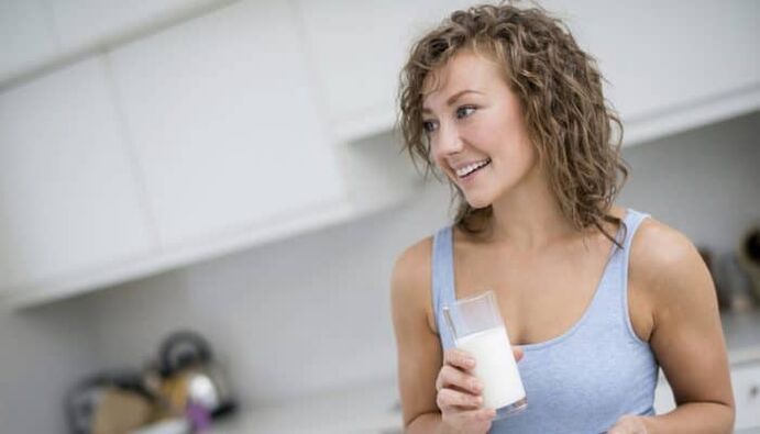 Kefir diyeti yapan kız